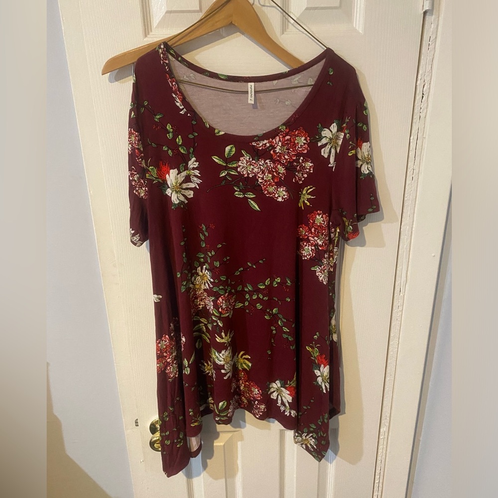 NWOT floral top